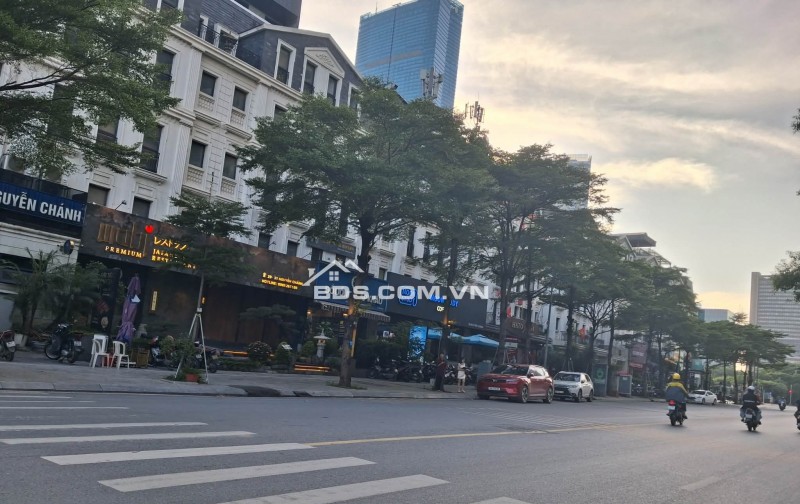 Bán gấp tòa nhà VP kđt Nam Trung Yên, DT 127 m2 7T mặt tiền 9m dòng tiền khủng
